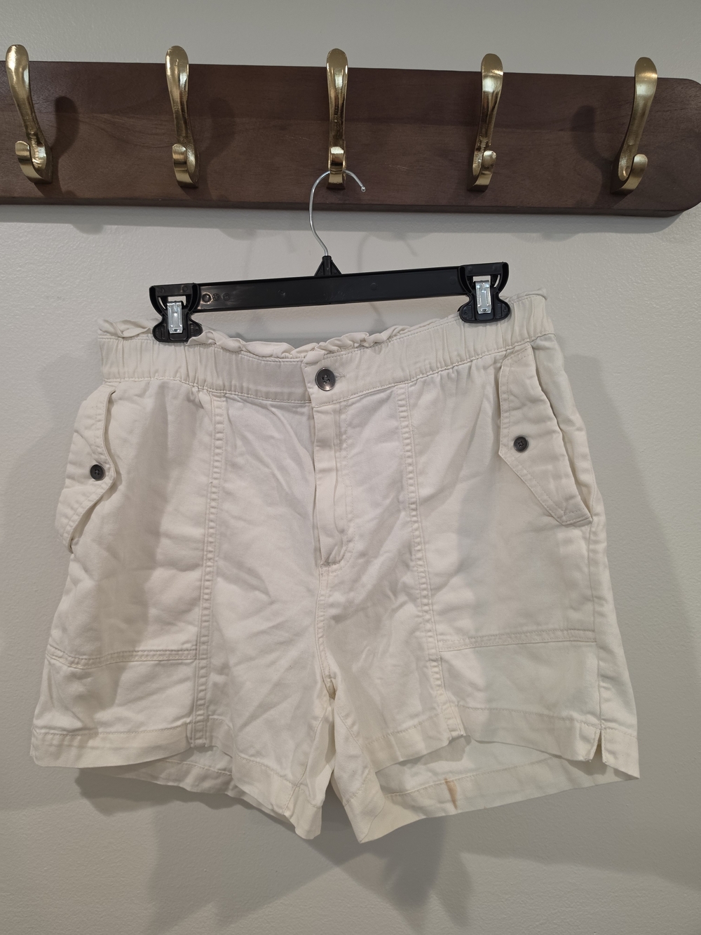 Old Navy Ivory Elastic Waist Shorts